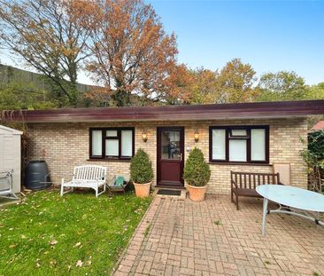 Vicarage Crescent, Egham, Surrey, TW20 9JP - Photo 5