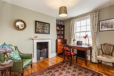 4 bedroom end of terrace house to rent - Photo 4