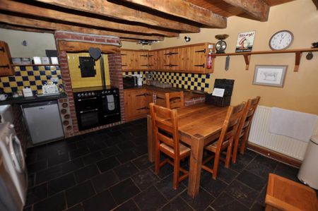 2 bedroom detached house to rent - Photo 5