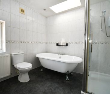 Old Chester Road, CH42 2DU, Birkenhead - Photo 4