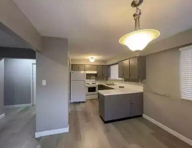 A spacious duplex in New Westminister | 112 Debeck Street, New Westminster - Photo 1