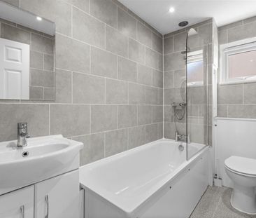 Rowland Way, Aylesbury - Photo 6