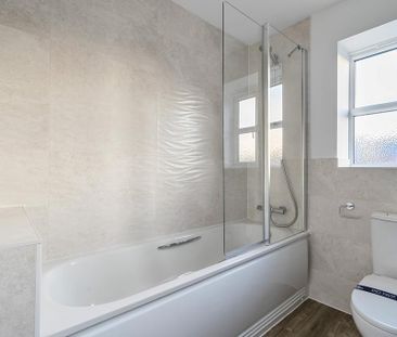 4 bedroom detached house to rent - Photo 2