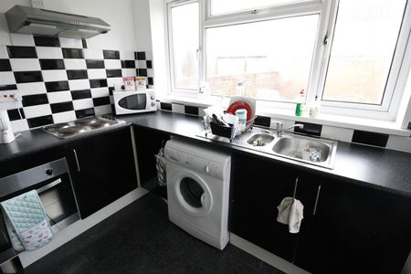 5 Bed House To Let On Australia Road Cardiff - Photo 4