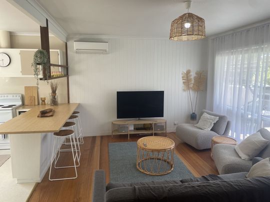 PRACTICAL LIVING. - Photo 1