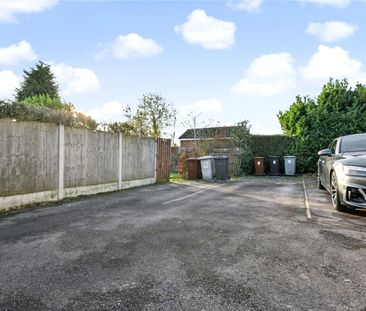 3, Broadcroft Grove, Tingley, Wakefield, West Yorkshire, WF3 1TU - Photo 3