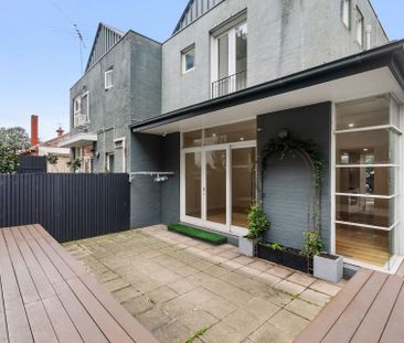 33B Park Street, St Kilda West. - Photo 1