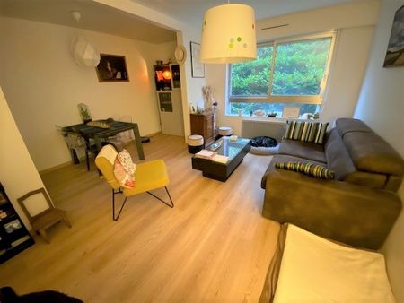 Location Appartement 3 pièces 77m² LILLE 59000 - Photo 3