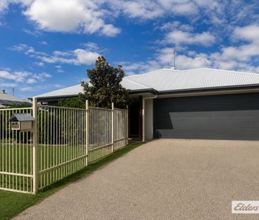 Beautiful Family Home in Mayfair Estate! - Photo 1