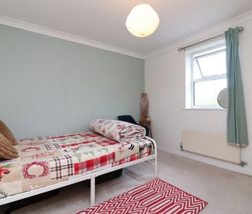 2 bedroom flat to rent - Photo 6