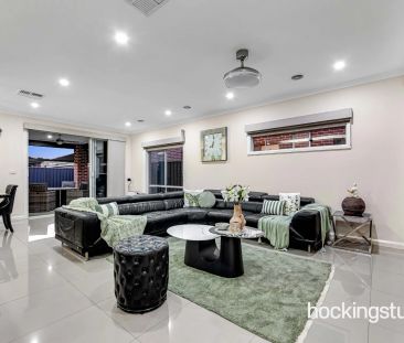 GREAT FAMILY HOME IN WOLLERT - Photo 3