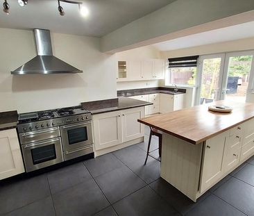 2 bedroom semi-detached house to rent - Photo 5