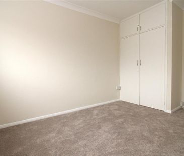 2 bedroom maisonette to rent - Photo 2