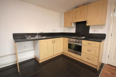 2 Bedroom Flat / Apartment to let - Photo 3