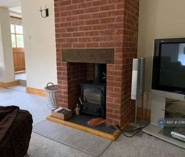 2 bedroom semi-detached house to rent - Photo 4