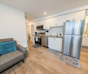 Beautiful 2-Bedroom Apartment in Niagara Falls! - Photo 2