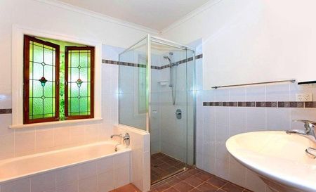 1 BEDROOM AVAIL IN SHARE HOUSE - GREAT LOCATION! - Photo 4