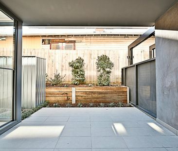 Register to Inspect // Ground Floor Modern Apartment with Modern an... - Photo 4