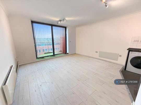 1 bedroom flat to rent - Photo 1