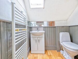 2 BEDROOM Cottage - Detached - Photo 5