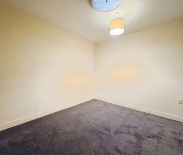 3 bedroom apartment to rent - Photo 4