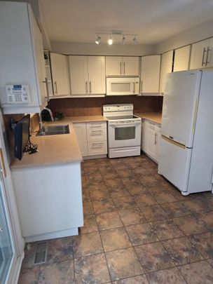 For Lease - 1296 Valerie Crescent, Oakville, Ontario - Photo 1