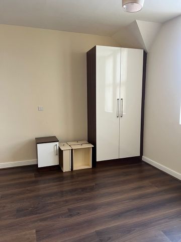 Studio Flat, Karnac Road, LS8 - Photo 3