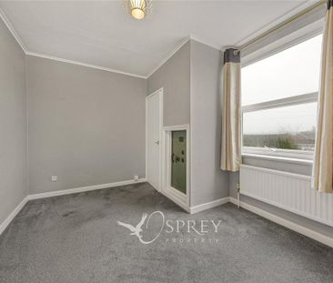 3 bedroom flat to rent - Photo 5