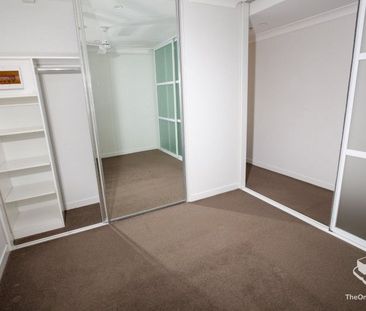 City Apartment Living - Photo 6