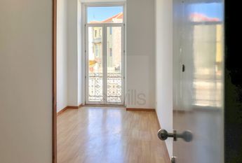 Apartamento T1 Alexandre Herculano com Varanda