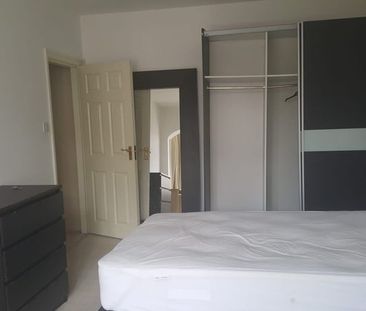 Room in a Shared House, Bisenden Road, CR0 - Photo 3