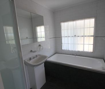 38 Clarendon Road, Stanmore NSW 2048 - House For Rent | Domain - Photo 5