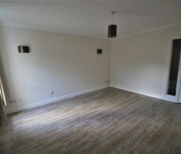 2 bedroom apartment to let - Photo 3