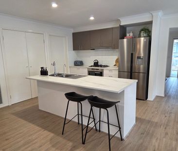 Fully Furnished Family Home - Photo 6