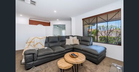 Welcome Home: Beautiful Family Living in Forest Lake - Photo 5