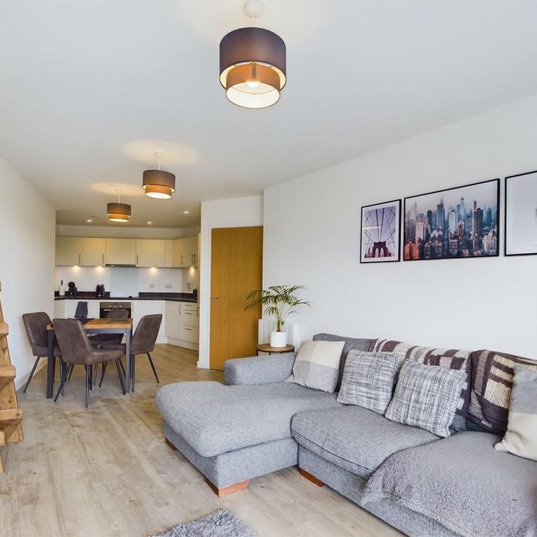 2 bedroom apartment to rent - Photo 1