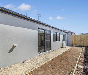 17 Leona Drive, Wyndham Vale VIC, Belconnen - Photo 5