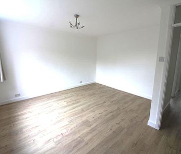 2 bedroom maisonette to rent - Photo 2
