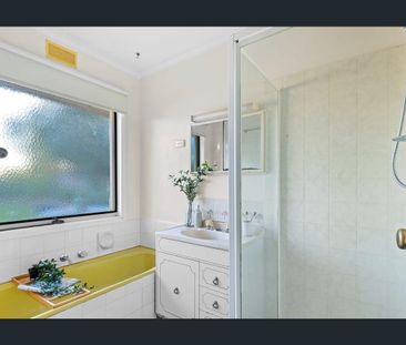 Family Home! - Photo 6