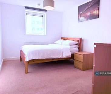 2 bedroom flat to rent - Photo 3