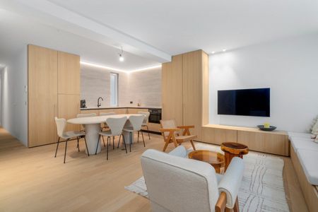 Zeer mooi en luxueus afgewerkt 3 slaapkamer appartement aan het driehoekplein nabij de Zeedijk. - Foto 5