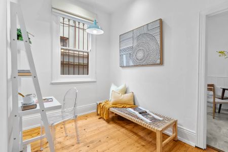 Charming Inner-City Retreat - Photo 5