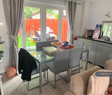 3 bedroom end of terrace house to rent - Photo 3