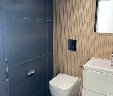 Modern apartment with generous spaces - Photo 6