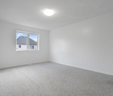 For Lease - 25 Cranston Avenue, Ajax, Ontario - Photo 4