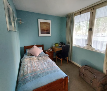 1 bedroom in a flat share to rent - Photo 1