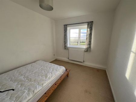 2 bedroom semi-detached bungalow to rent - Photo 4