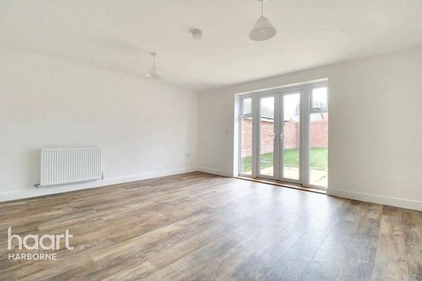 3 bedroom semi-detached house to rent - Photo 1