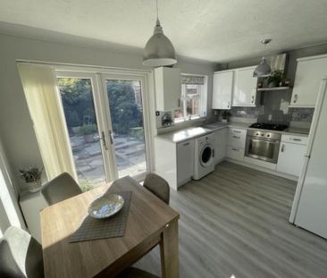 3 bedroom semi-detached house to rent - Photo 5