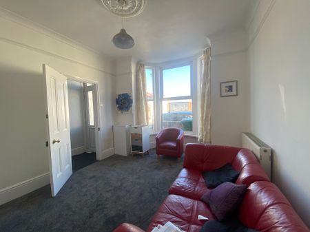 4 bedroom mid-terrace to rent Delamere Road, Southsea - Photo 2